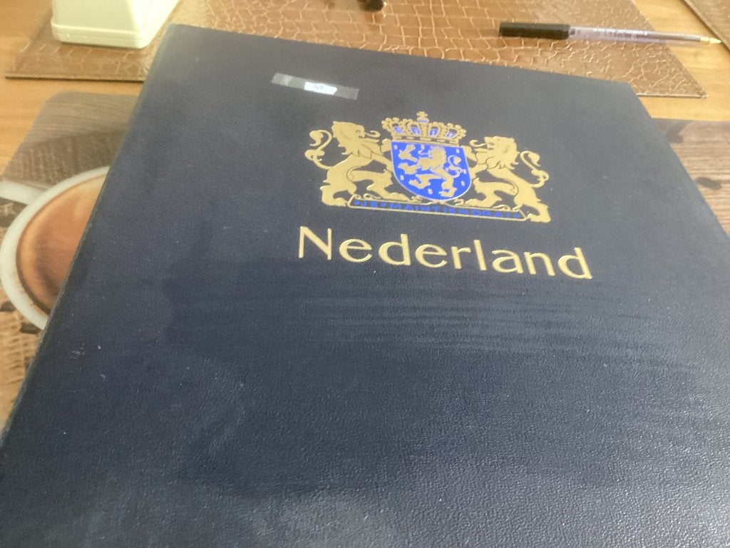 1/2 Opruiming kavel 51 Album Davo 1 Niet Alles staat op de f, Postzegels en Munten, Postzegels | Toebehoren, Ophalen, Verzamelalbum