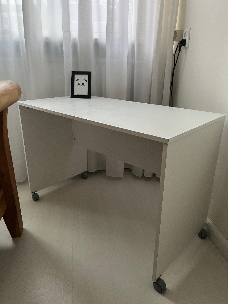 Leuk Kinderbureau met wieltjes, Ophalen, Gebruikt, Kinderbureau, Overige merken