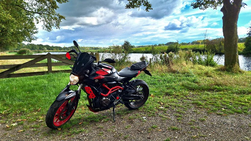 Yamaha MT-07 Limited edition, Moto cage. Zeer nette staat!!, 2 cilinders, Occasion, Motorrijbewijs A, Sportuitlaat