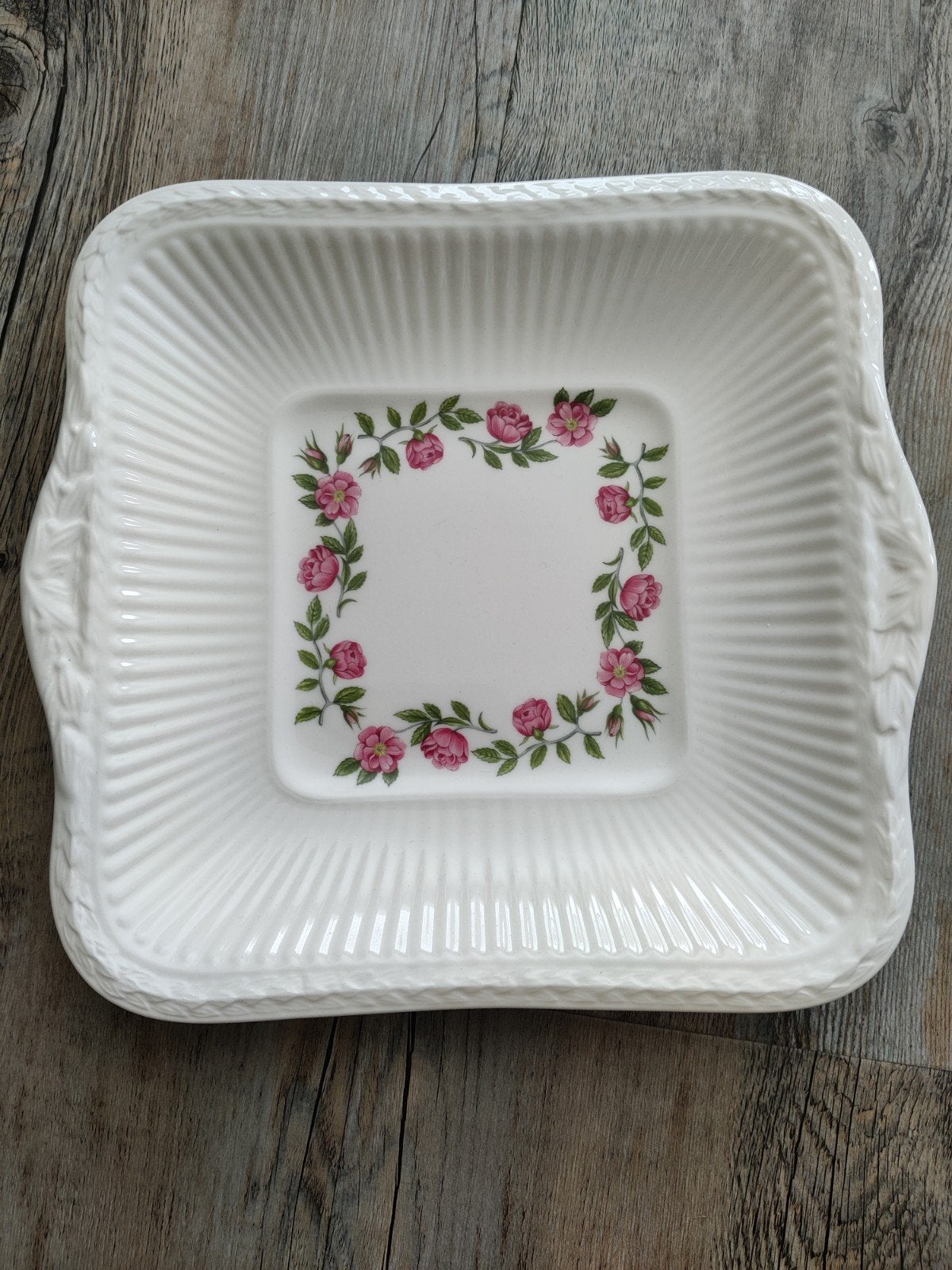 Wedgwood of Etruria & Barlaston "Rosalind" gebaksschaal, Antiek en Kunst, Ophalen