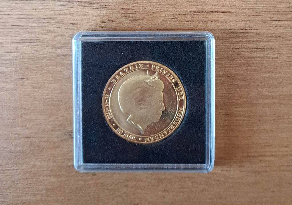 Herdenkingsmunt Beatrix 80 jaar, Postzegels en Munten, Ophalen of Verzenden, Koningin Beatrix, Euro's, Goud