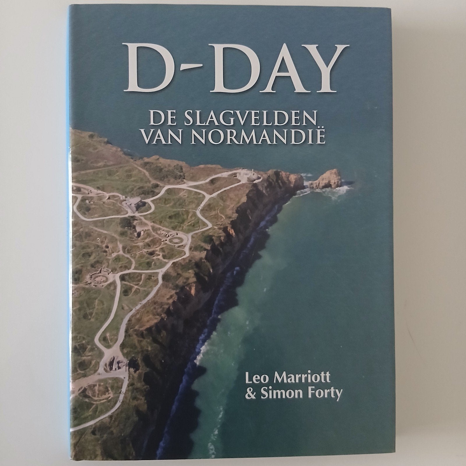 D-Day: De Slagvelden van Normandië - Marriott & Simon For, Ophalen, Boek of Tijdschrift