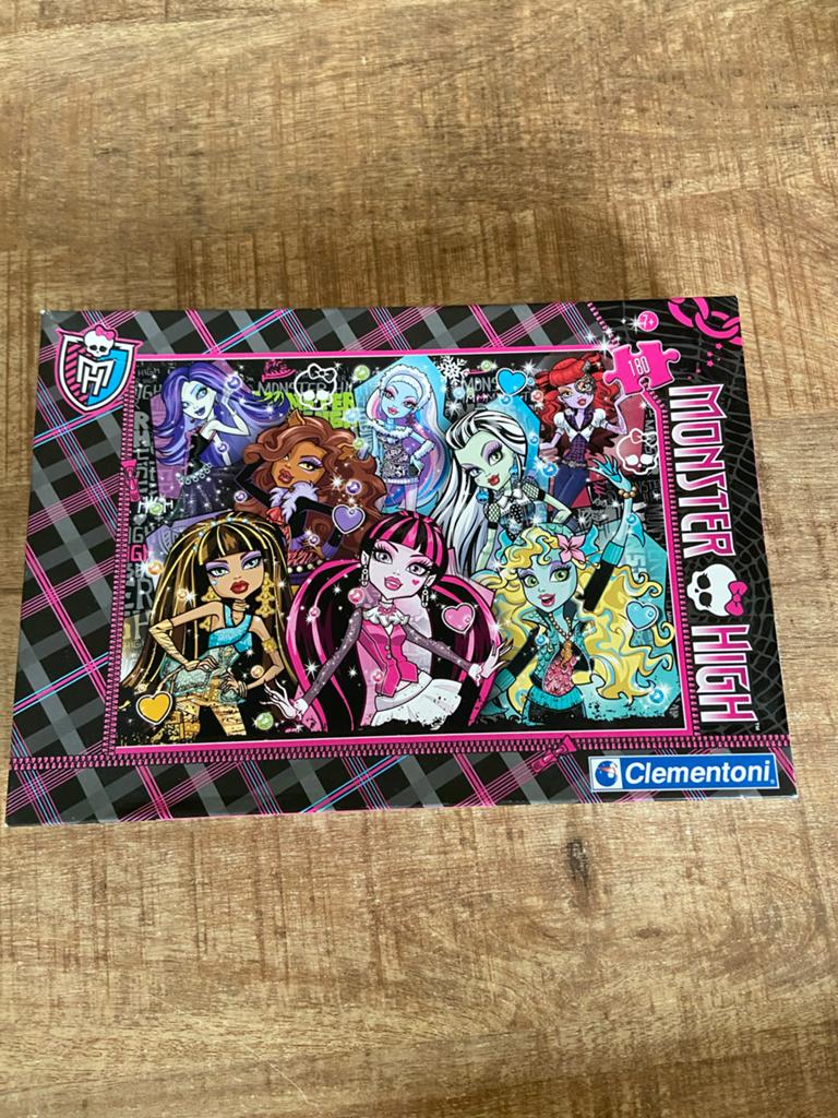 Puzzels: Monster High, Honden, Romantische Harten, Hobby en Vrije tijd, Denksport en Puzzels, Ophalen of Verzenden, 500 t/m 1500 stukjes