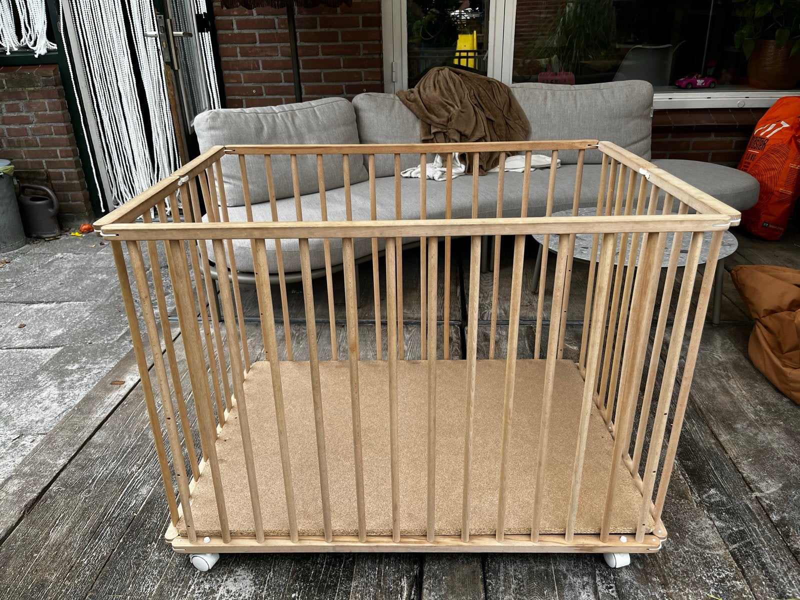 Houten box met wieltjes inklapbaar, Ophalen, Gebruikt, Vierkant, Wieltjes