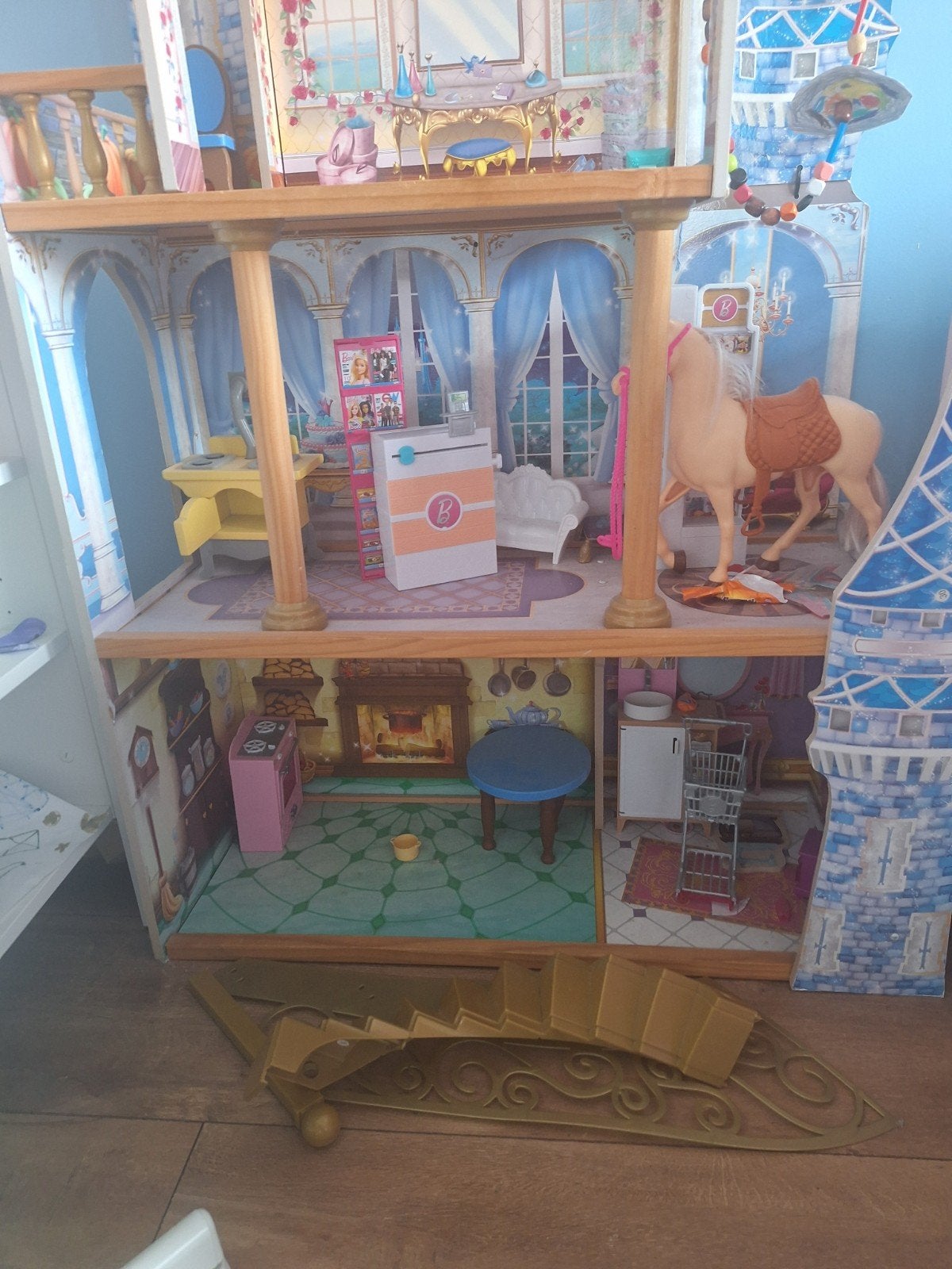 Barbiehuis 3 etages, Kinderen en Baby's, Speelgoed | Poppenhuizen, Ophalen of Verzenden, Gebruikt, Poppenhuis