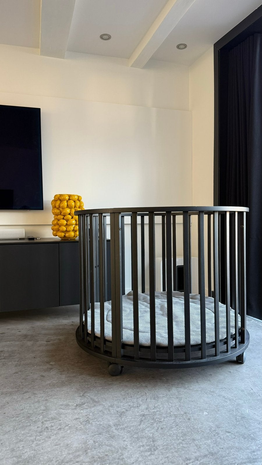 Europe Baby Circa ronde box - mat zwart, Gebruikt, Rond, Wieltjes, Ophalen