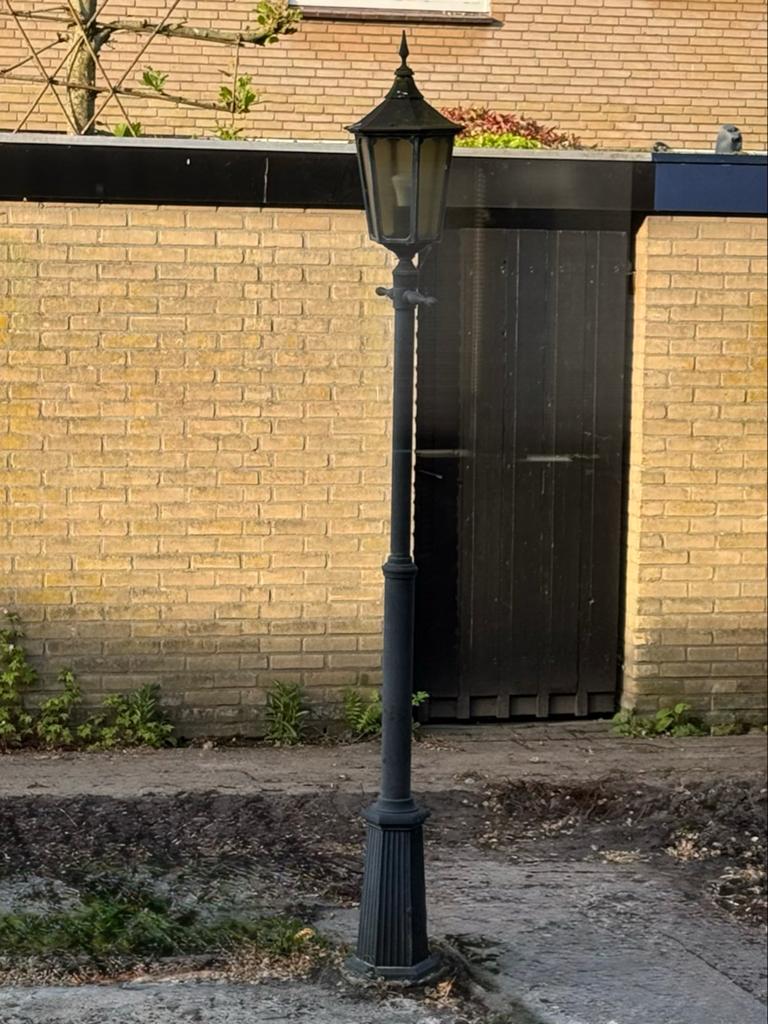 Gietijzeren Lantaarnpaal - Klassieke Buitenverlichting, Antiek en Kunst, Antiek | Lampen, Ophalen