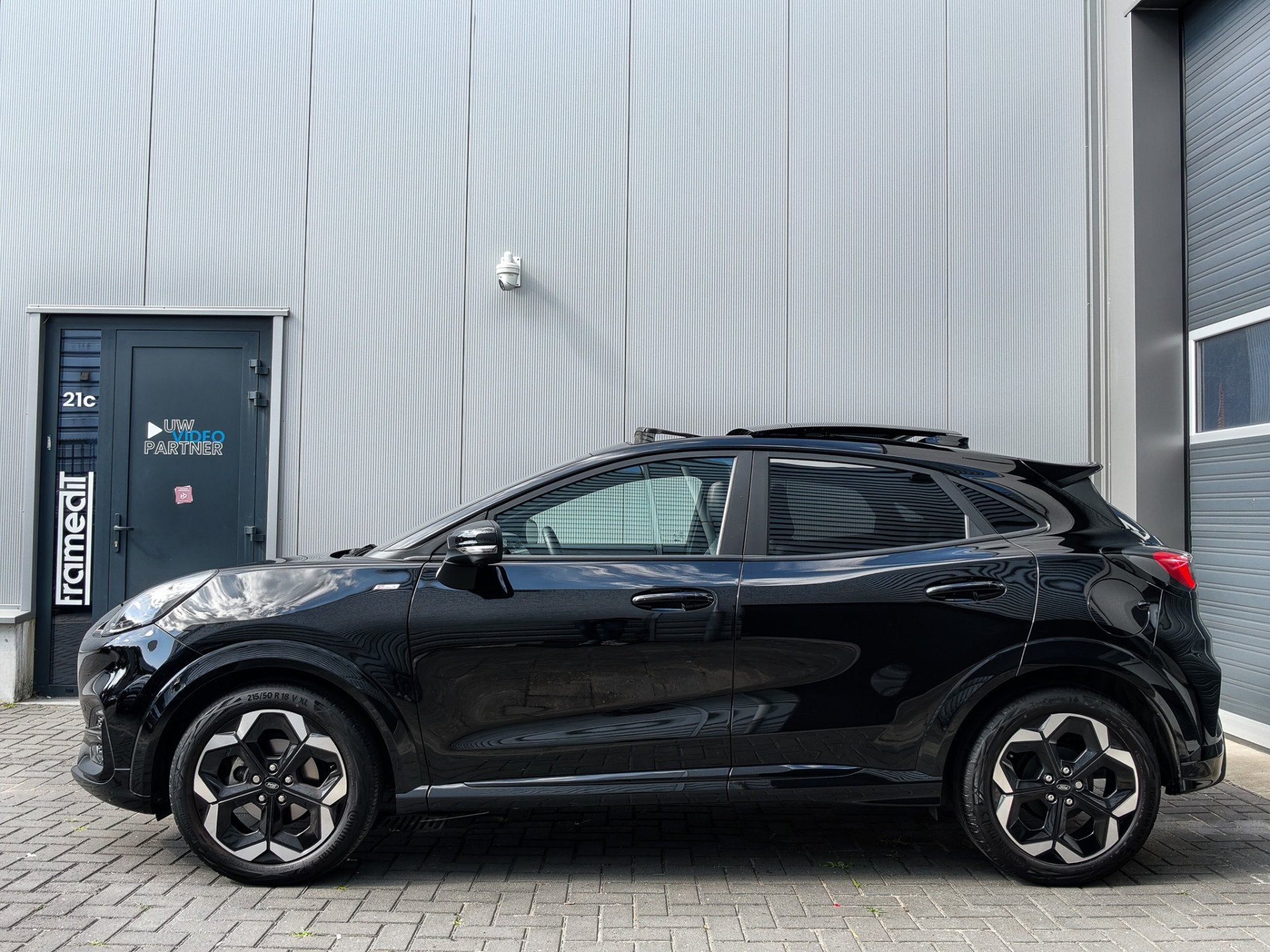 Ford Puma 1.0 EcoBoost Hybrid 155PK ST-Line X | Pano | 360 |, Auto's, Zwart, Bedrijf, Hybride Elektrisch/Benzine, 3 cilinders