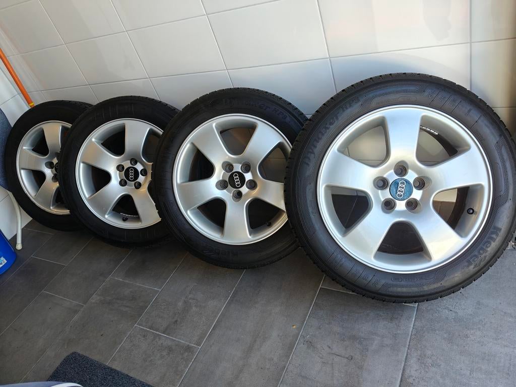 16 inch Lichtmetalen velgen Audi A3 met goeie banden, Auto diversen, Wieldoppen, Ophalen