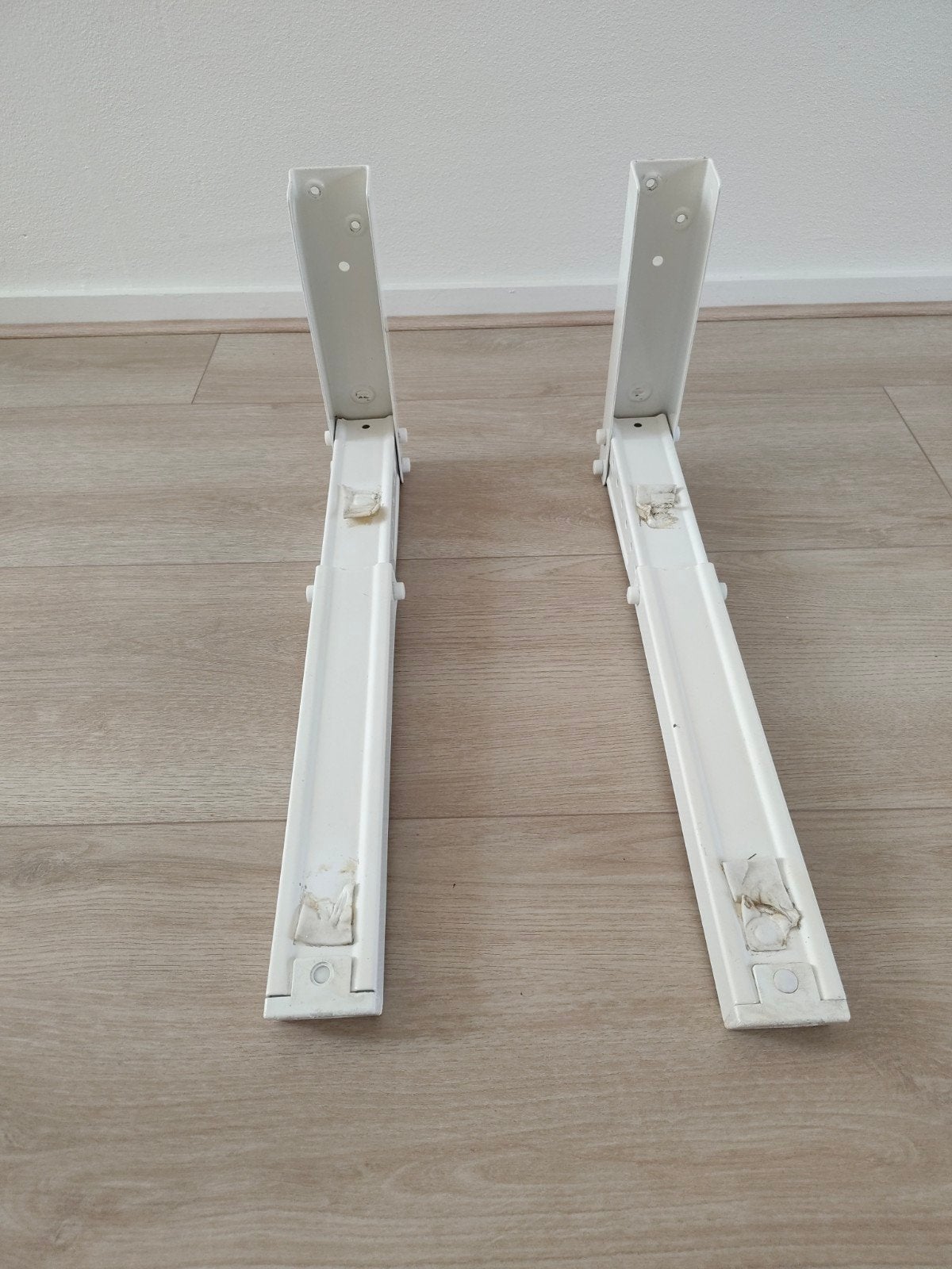 2x Witte metalen beugels voor bijv magnetron, combi oven, Ophalen, Gebruikt, Wit, Metaal