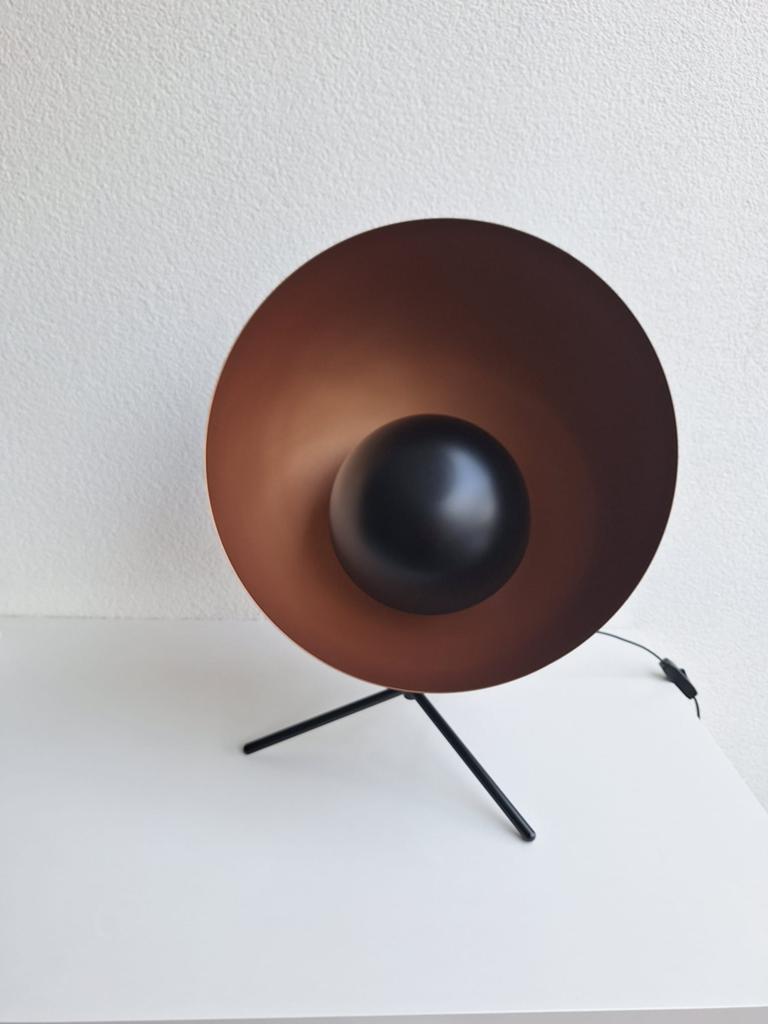 BoConcept Satellite tafellamp: Deens design, Huis en Inrichting, Lampen | Tafellampen, Ophalen, Zo goed als nieuw, Minder dan 50 cm