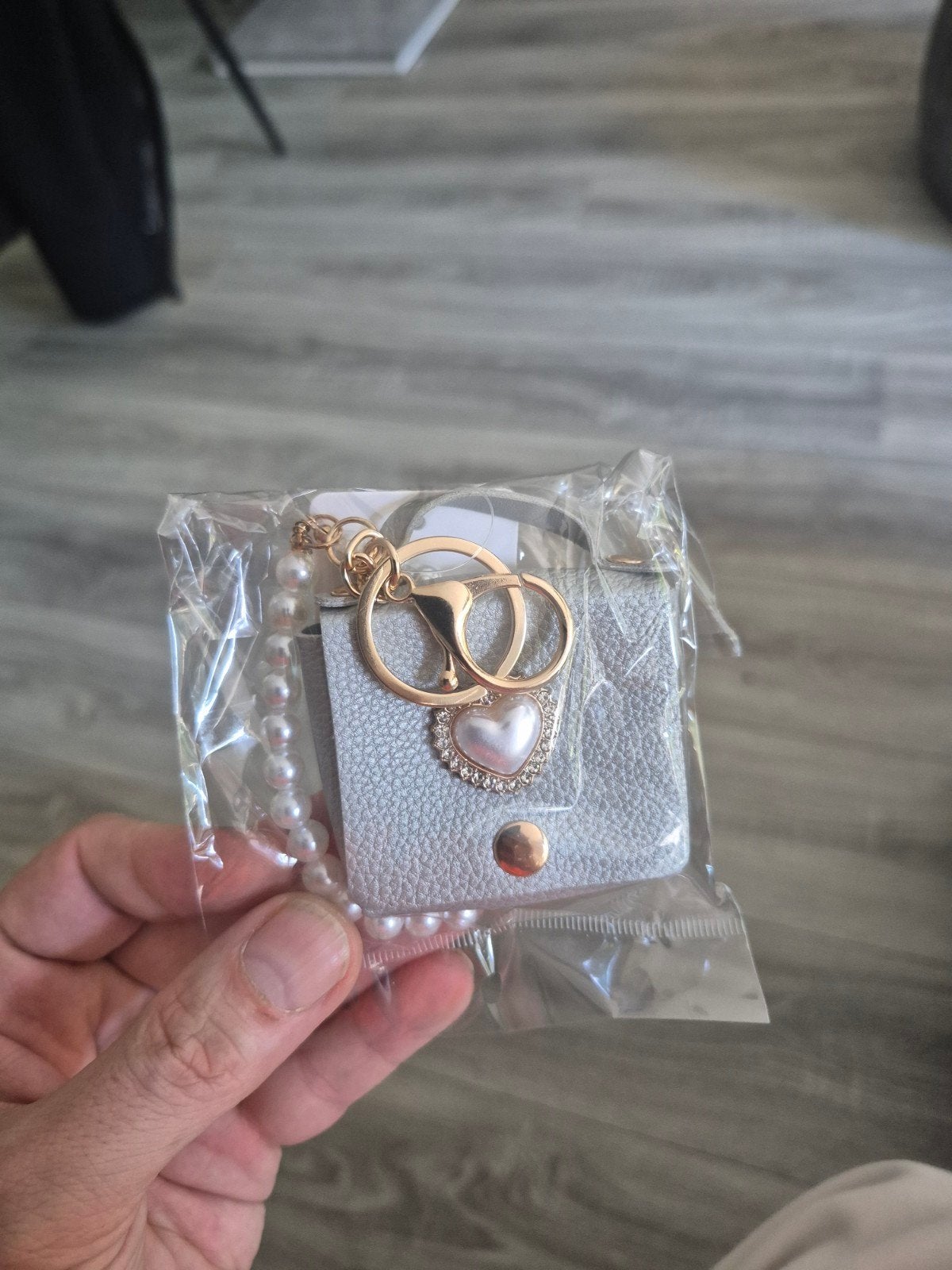 Sleutelhanger tasje met parels en hartje, Ophalen of Verzenden, Nieuw, Overige typen