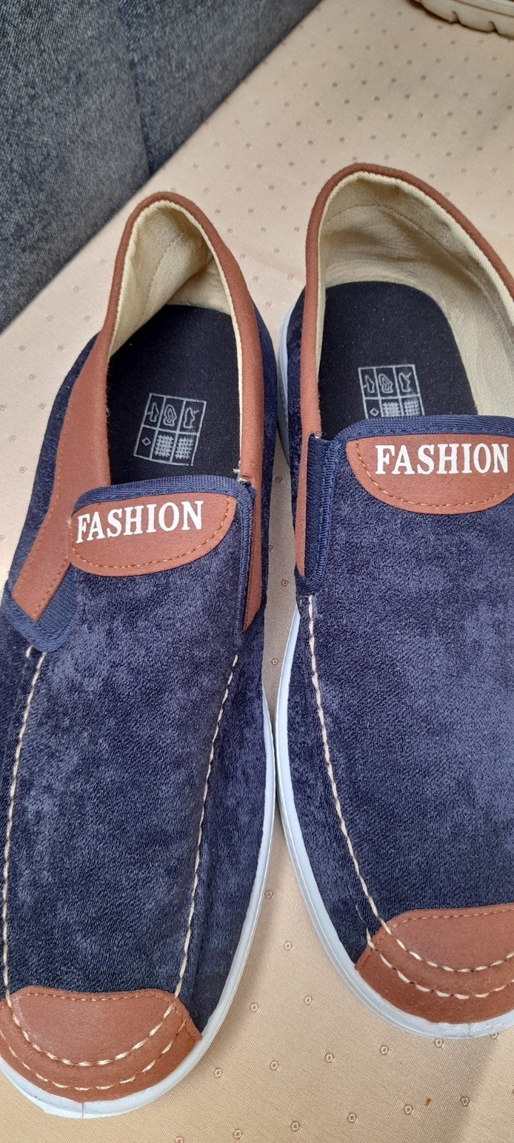Comfortabele donkerblauwe loafers met bruine accenten, Onbekend, Blauw, Gedragen, Loafers