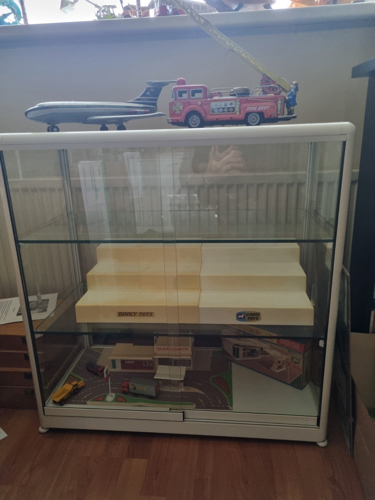 vitrine kast, Ophalen, Auto, Corgi