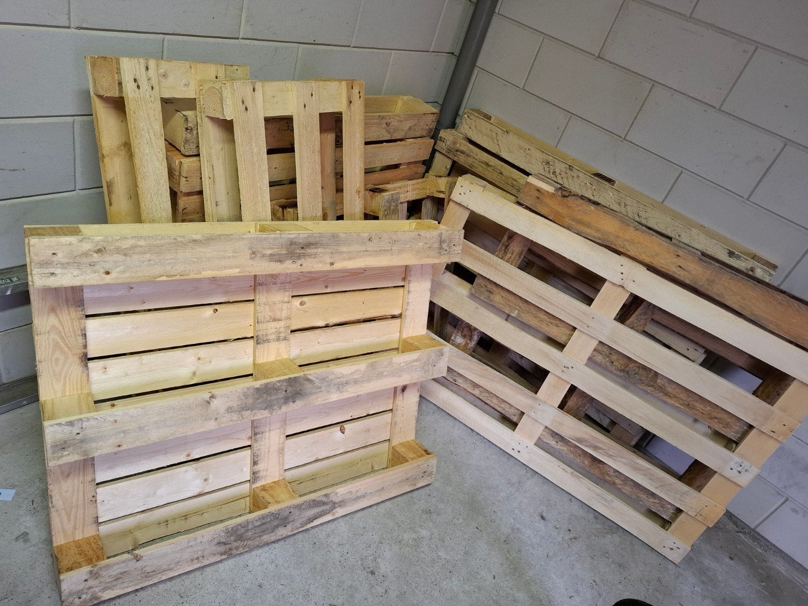 9 pallets gratis af te halen, Ophalen, 50 mm of meer, Pallet, Minder dan 200 cm