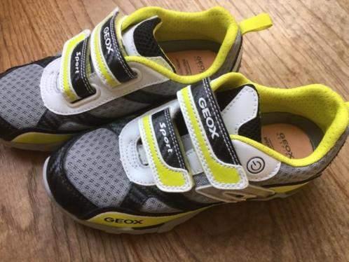 Nieuwe GEOX schoenen maat 32, Schoenen, Nieuw, Ophalen of Verzenden, Jongen
