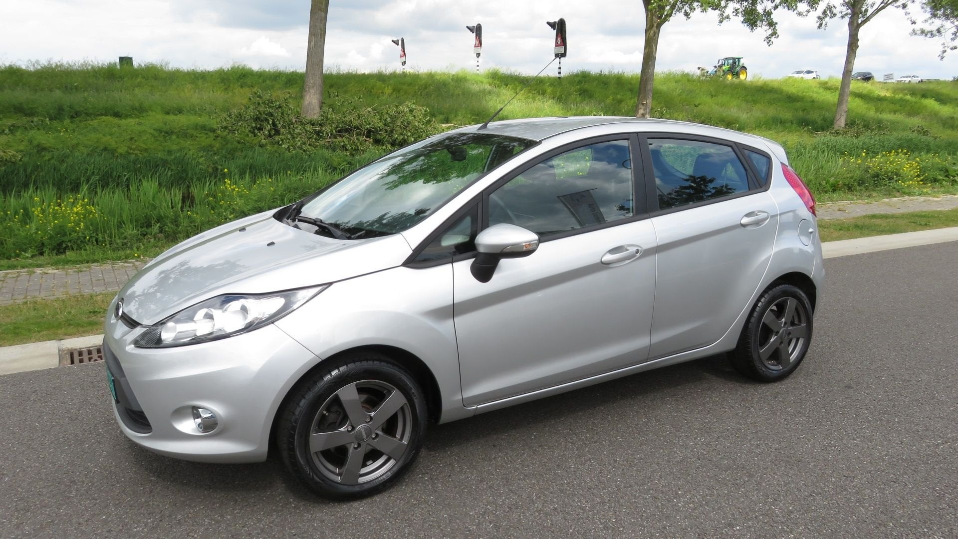 Ford Fiesta 1.4 * 4 X Fiesta * v.a. 4999,- OP VOORRAAD *, Voorwielaandrijving, Stof, Gebruikt, Zwart