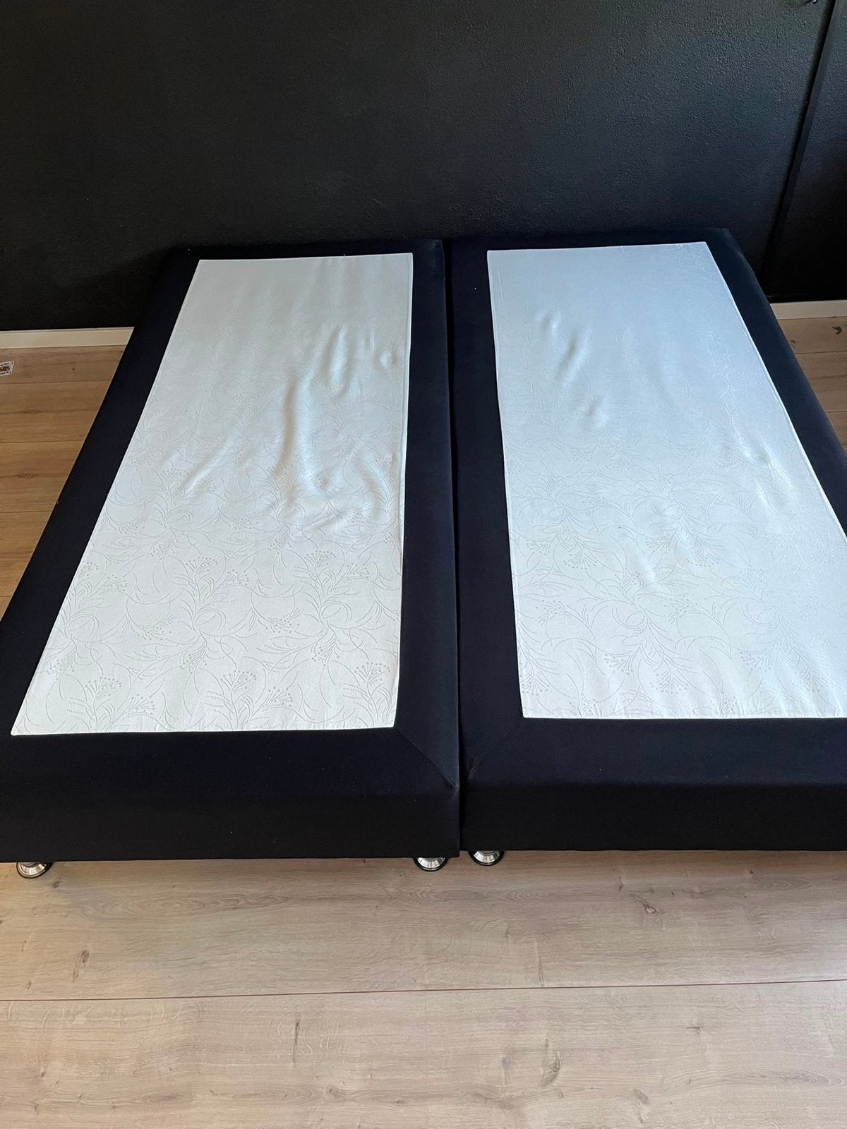 Nette zwarte boxspring met hoofdbord 180x200, Ophalen, Gebruikt, Zwart, Tweepersoons