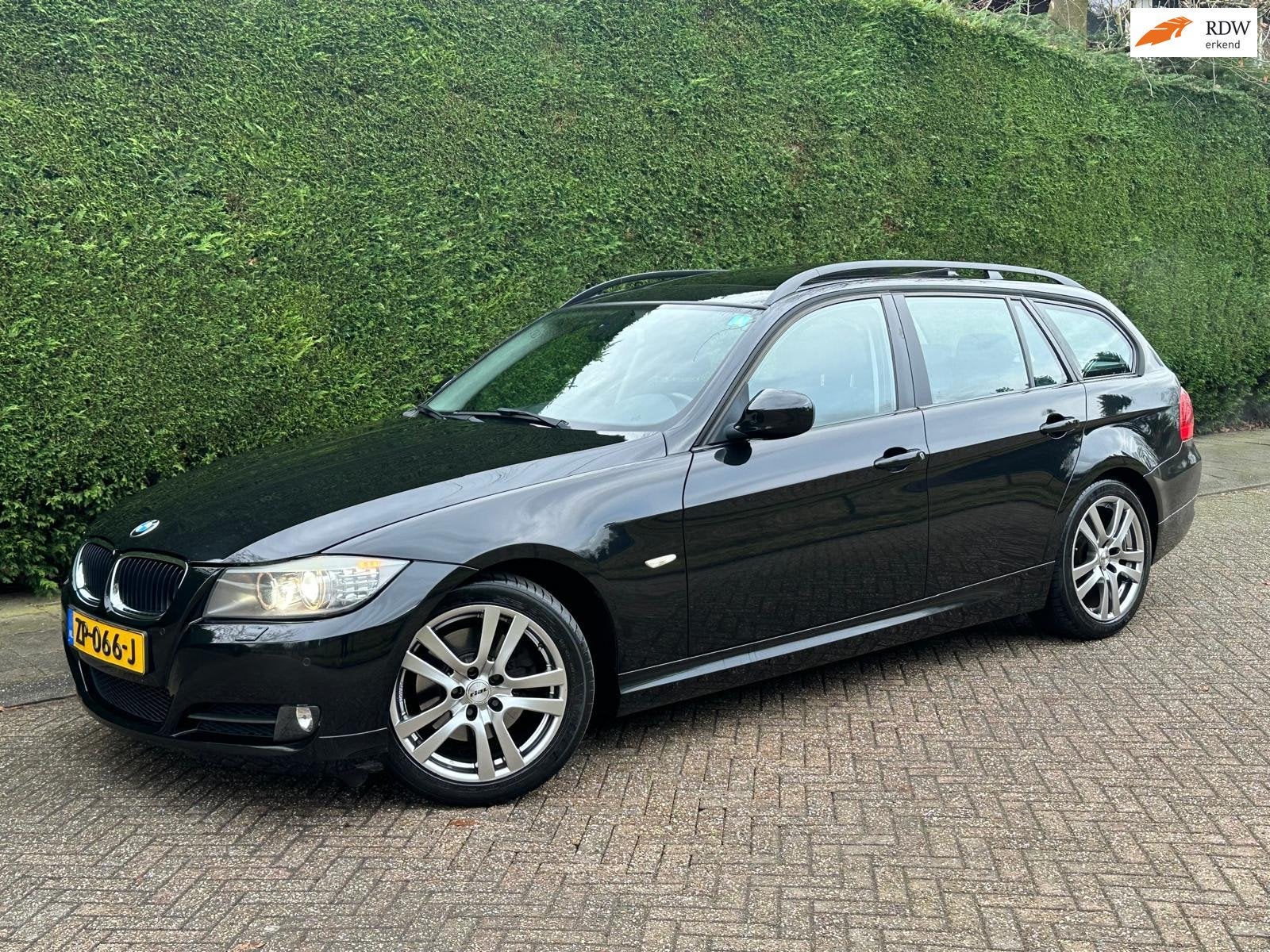 BMW 3-serie Touring 320i /AUTOMAAT/PANO/XENON/LEER/RIJDTNIEU, Auto's, Automaat, Euro 5, Achterwielaandrijving, 1435 kg