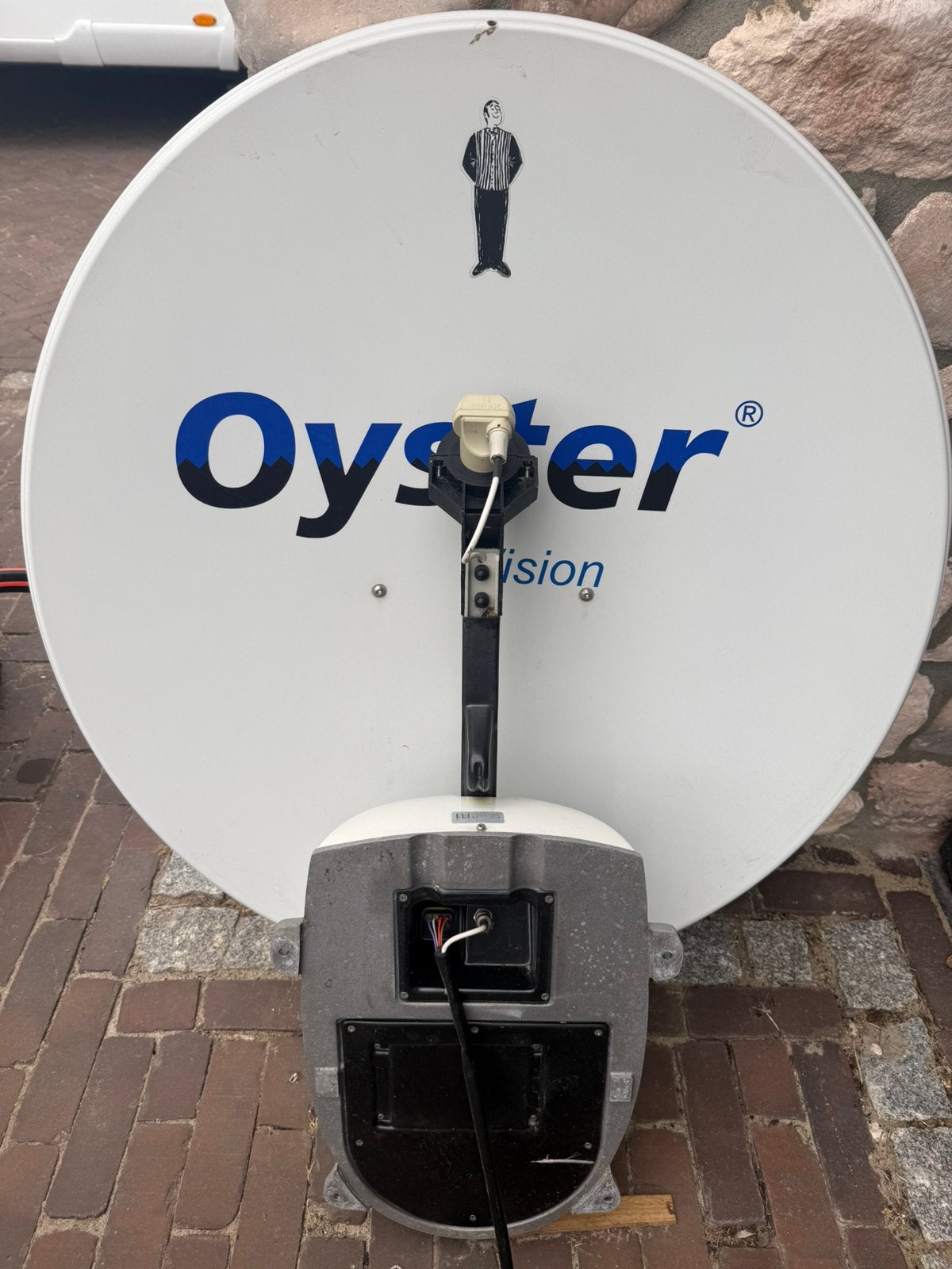 Oyster Vision automatische satellietset + 2 Salora tv’s, Ophalen, Overige merken