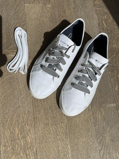 Tommy Hilfiger gymschoenen maat 40, Kleding | Dames, Schoenen, Wit, Ophalen of Verzenden, Tommy Hilfiger, Sneakers of Gympen
