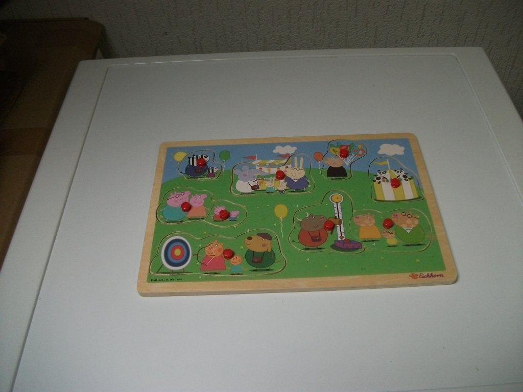 Puzzel Peppa Pig Eichhorn 9 delig, Ophalen of Verzenden, Gebruikt