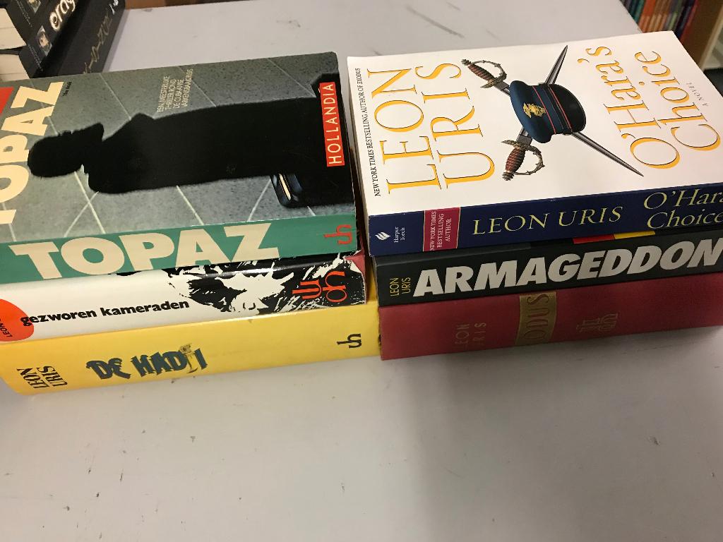 Leon Uris Gezworen kameraden , Armageddon Topaz en Exodus, Ophalen of Verzenden, Gelezen, Leon Uris, Wereld overig