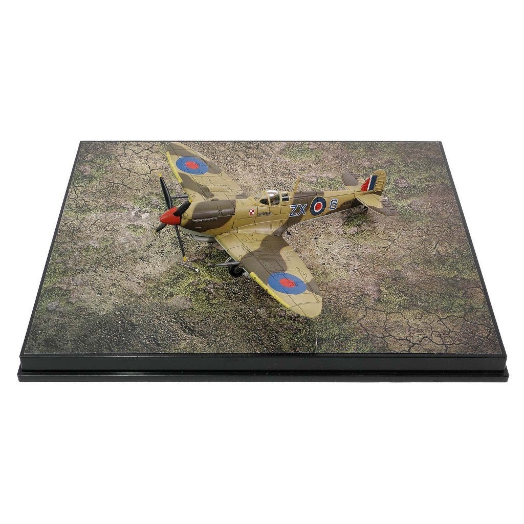 Supermarine Spitfire 145 (Polish) Squadron Royal Air Force, Glow2B Germany GmbH Erlenbacher Str. 3 shop@glow2b.de, Schaalmodel