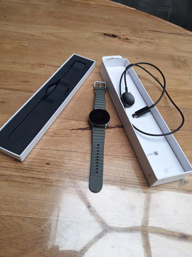 Samsung Galaxy Watch 7, Ophalen of Verzenden, Zo goed als nieuw, Samsung, Waterdicht