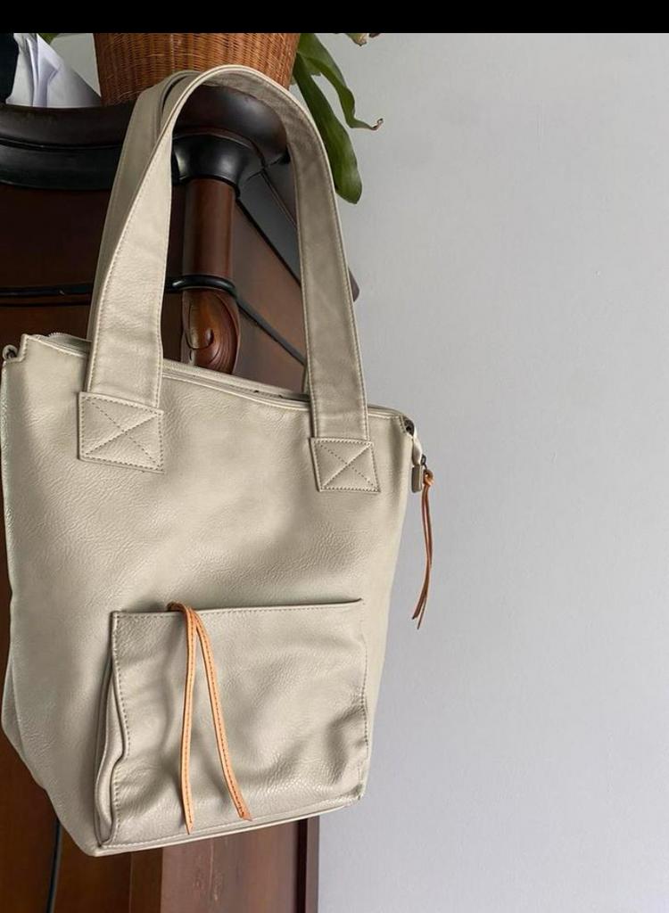 Zusss schoudertas - Beige/Lichtgrijs, Sieraden, Tassen en Uiterlijk, Tassen | Schoudertassen, Overige merken, Beige, Ophalen of Verzenden