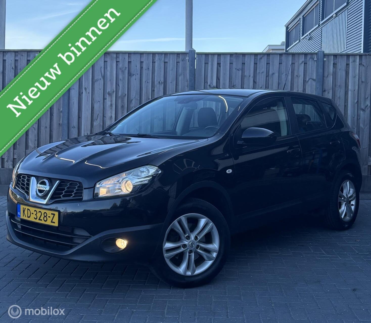 Nissan Qashqai 1.6 Acenta/CRUISE/CAMERA/NW APK/ONDERHOUD., Auto's, Voorwielaandrijving, Gebruikt, Zwart, 4 cilinders