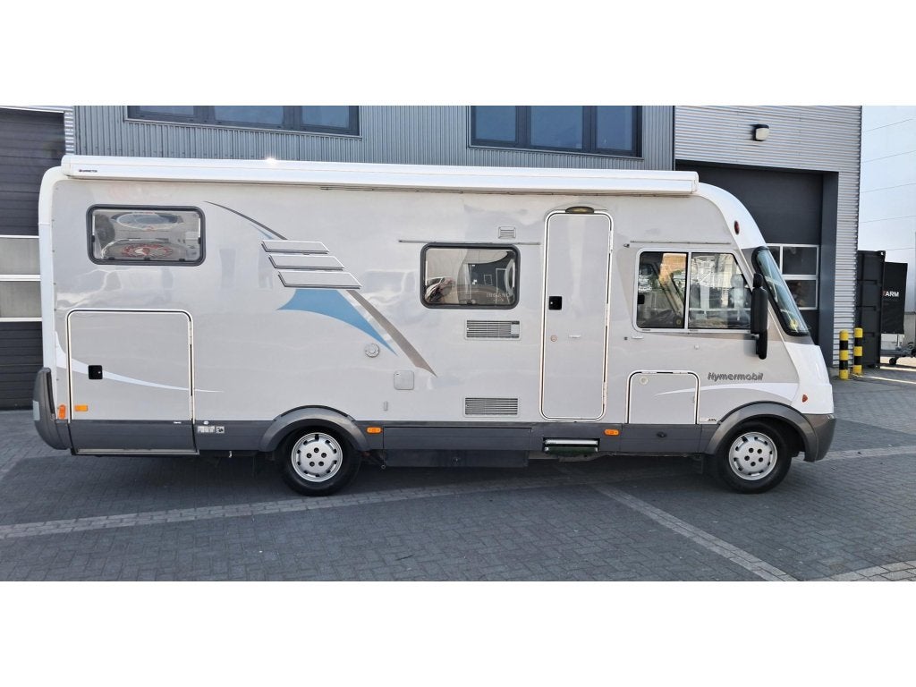Hymer B 674 Ruime gezinscamper / lengte bedden + hefbed, Ringverwarming, Fiat, Bedrijf, Afzuigkap