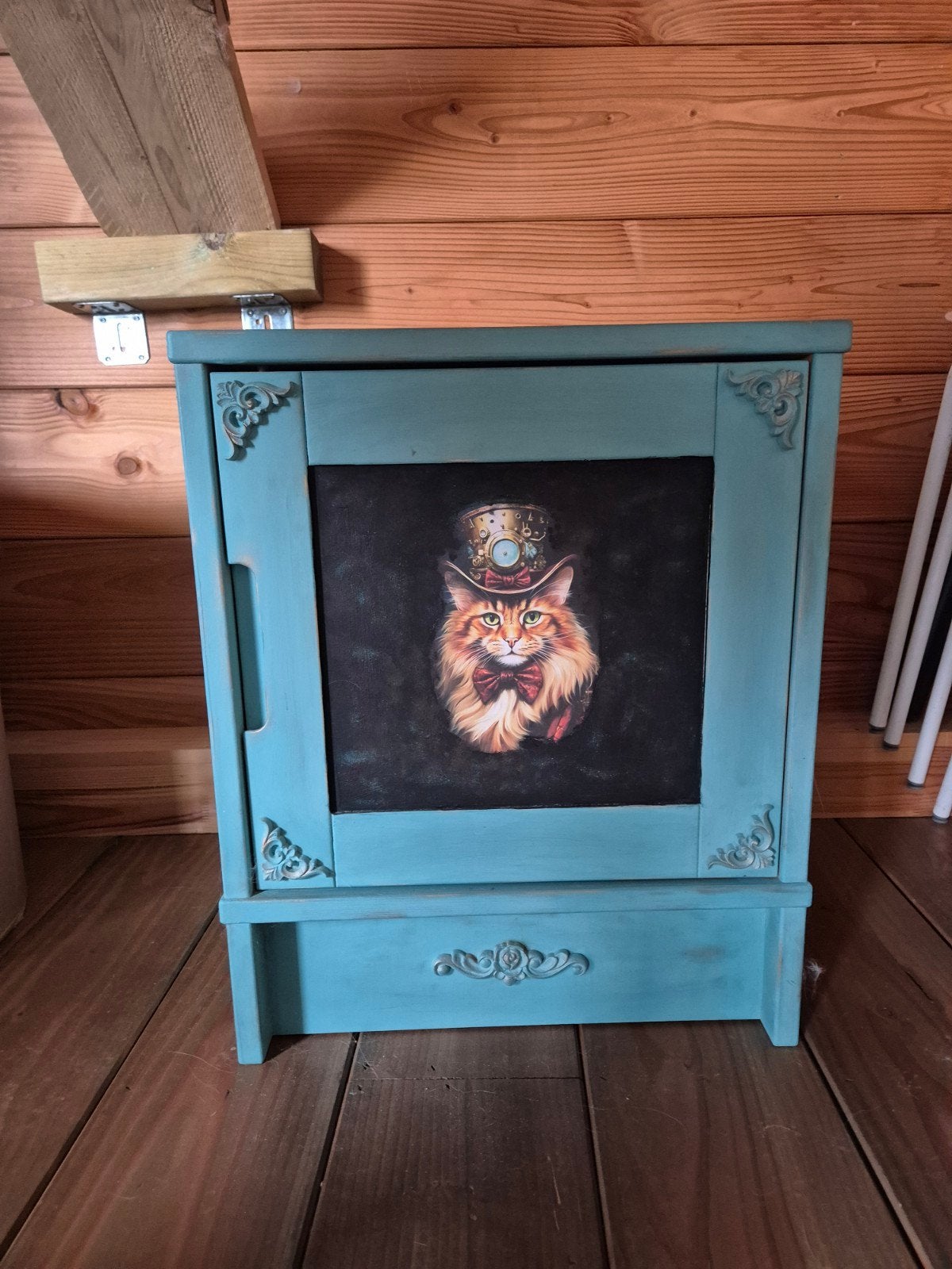 Uniek nachtkastje met kattenprint - Steampunk stijl, Ophalen