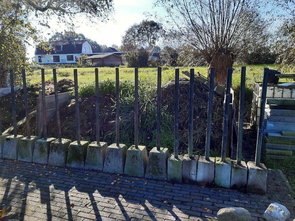 16 Hekwerkpalen, Ophalen, Gebruikt, IJzer