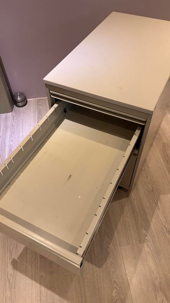 Ladeblok voor onder het bureau, Ophalen, Minder dan 50 cm, Gebruikt, 3 of 4 laden