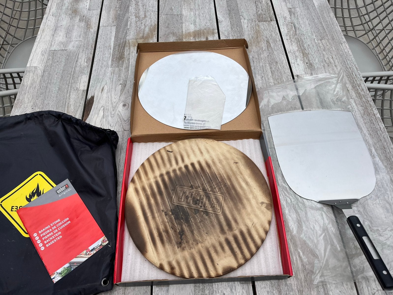 Weber pizzasteen 36 cm, Ophalen, Zo goed als nieuw