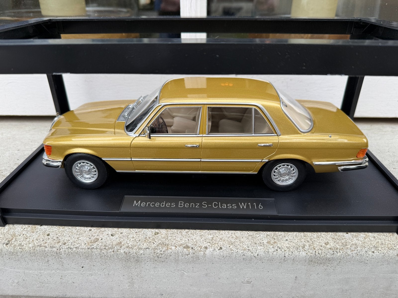 1:18 Mercedes W116 450 SEL 6.9 S-Klasse Gold 1980 iScale, Hobby en Vrije tijd, Modelauto's | 1:18, Overige merken, Grosse Elbstrasse 162, 22767 Hamburg, Duitsland