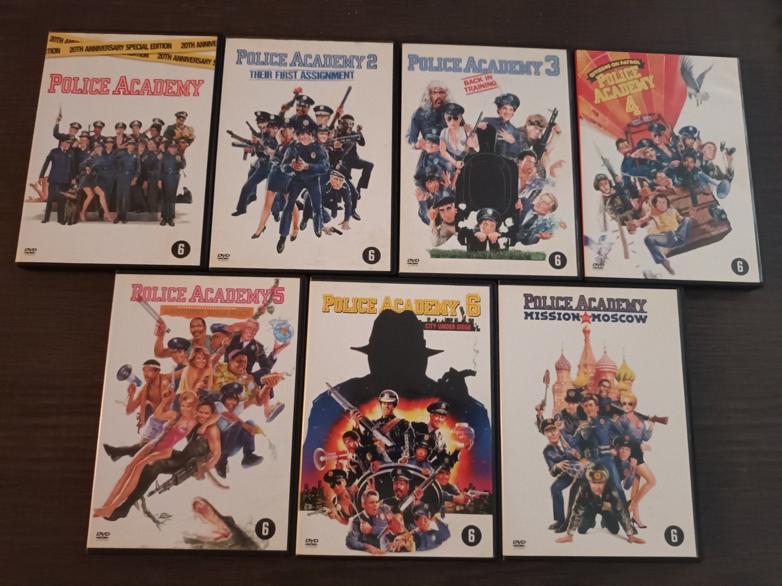 Dvd complete reeks Police Academy 1-7, Alle leeftijden, Verzenden, Zo goed als nieuw, Actiekomedie