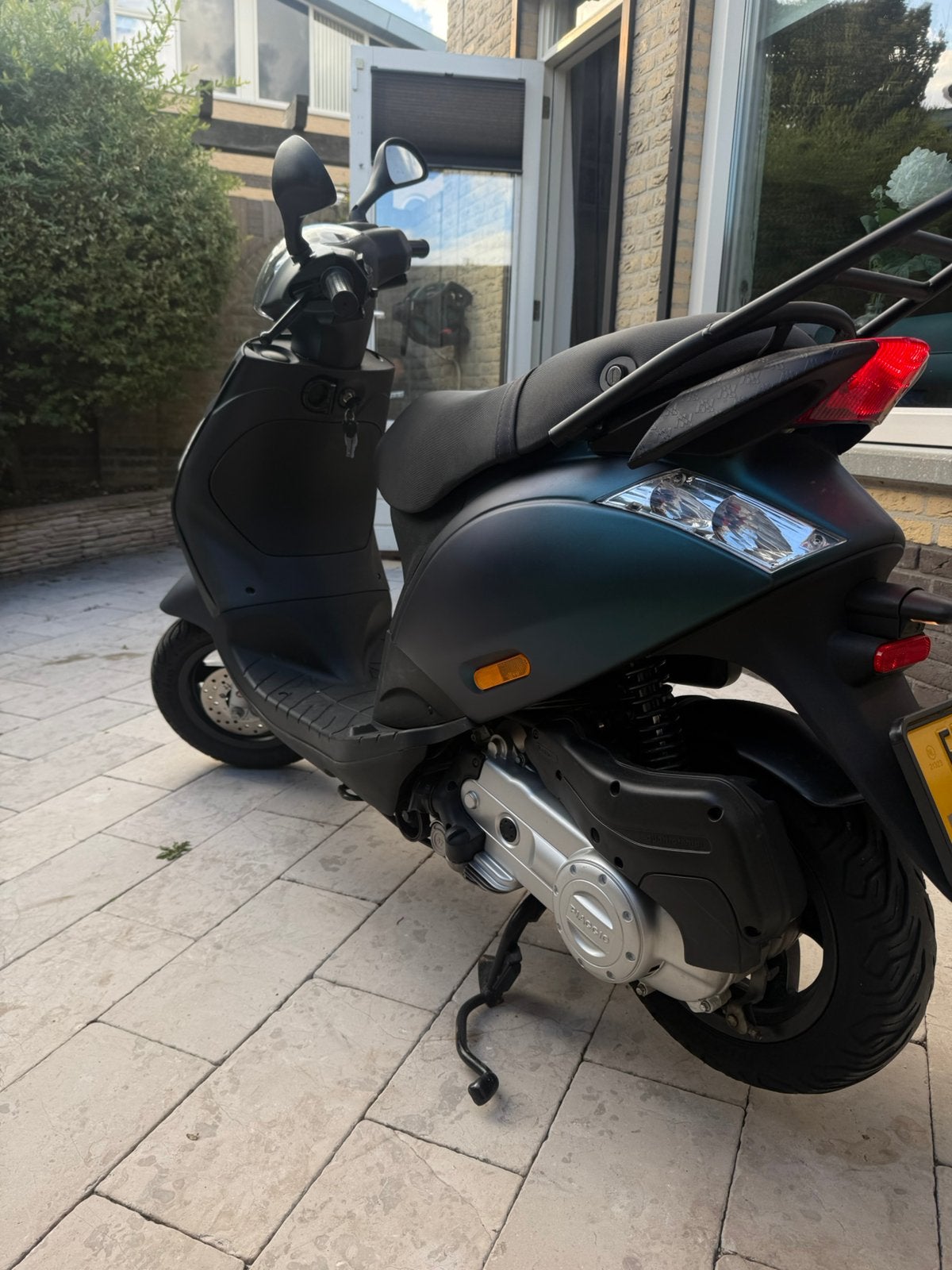 Piaggio zip 2024, Fietsen en Brommers, Ophalen, Zo goed als nieuw, Benzine, Zip