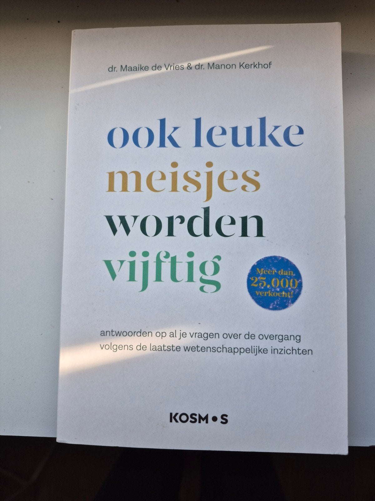 NIEUW boek "Ook leuke meisjes worden vijftig", Ophalen of Verzenden, Nieuw