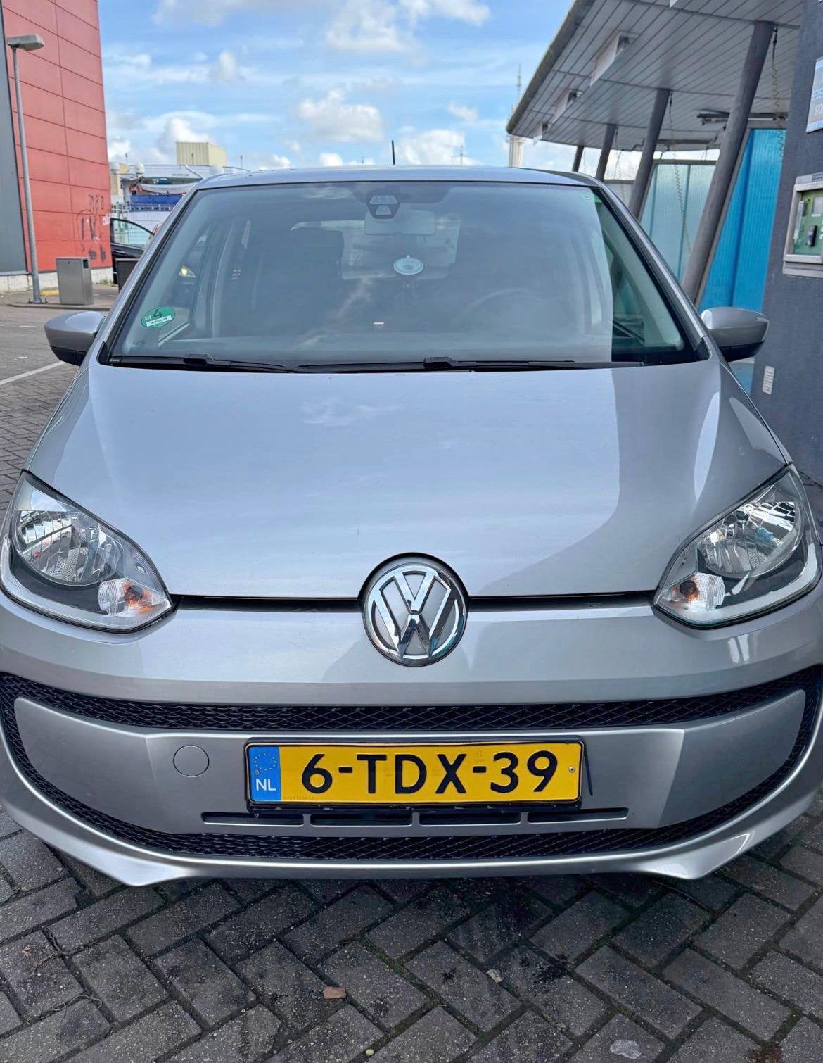 Volkswagen up! 1.0 44KW/60PK 5-DRS 2014 Grijs, Voorwielaandrijving, Stof, 840 kg, 4 stoelen