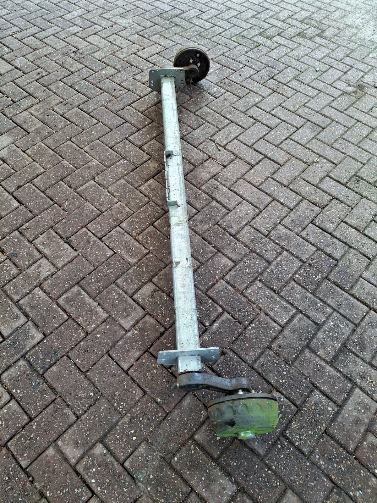 Nette knott aanhanger as, Ophalen, Zo goed als nieuw