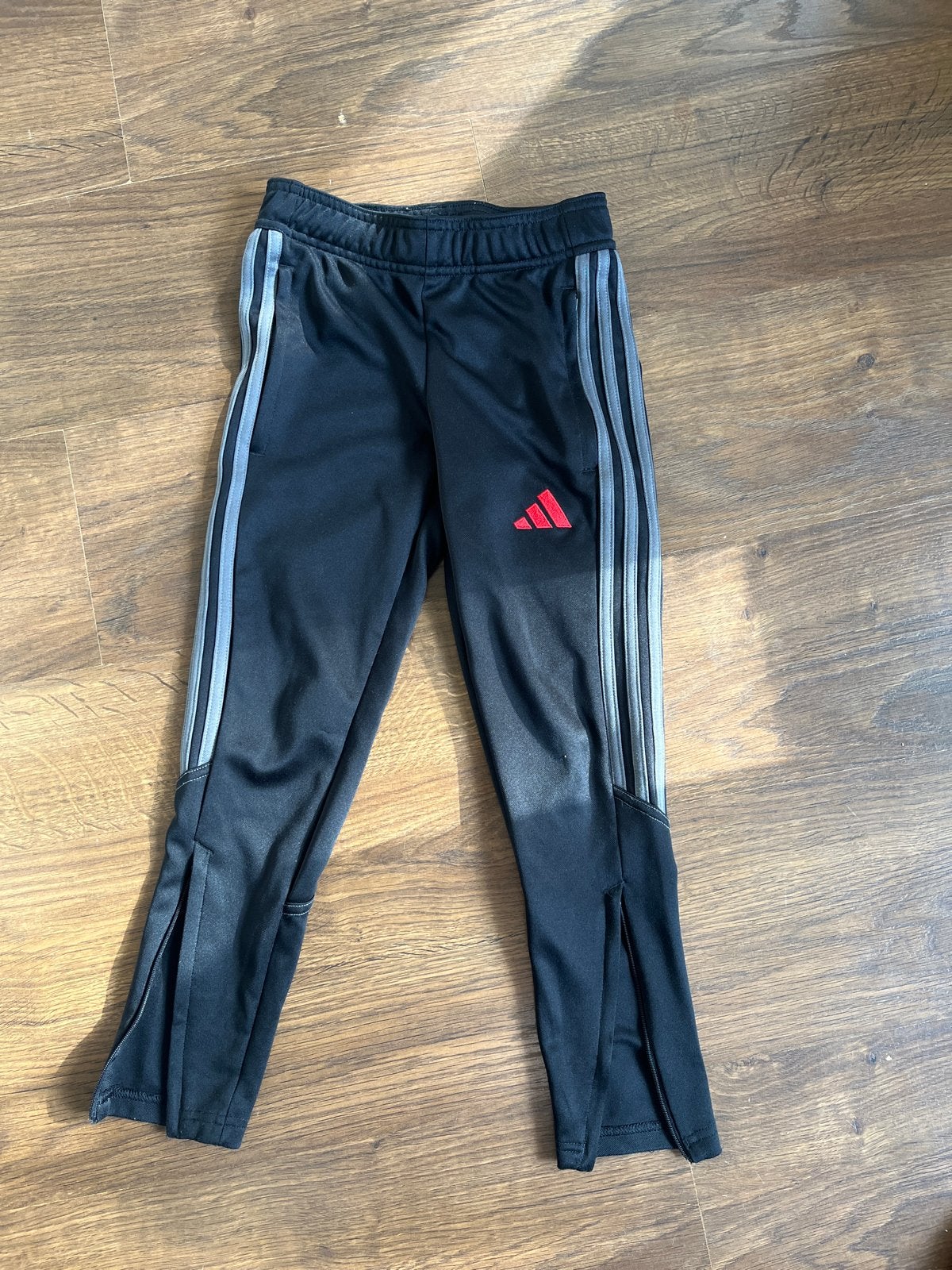 Adidas trainingsbroek zwart maat 128, Ophalen, Zo goed als nieuw, Jongen of Meisje