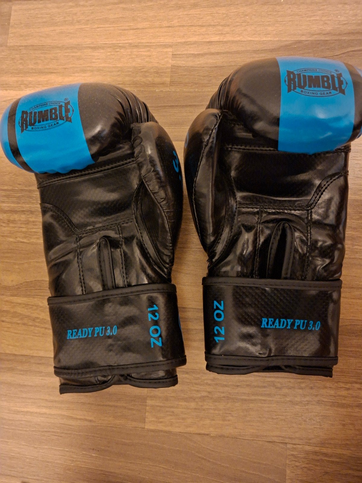 Rumble kickbokshandschoenen 12 OZ - Zo goed als nieuw, Ophalen of Verzenden, Zo goed als nieuw, Overige, Vechtsportmateriaal
