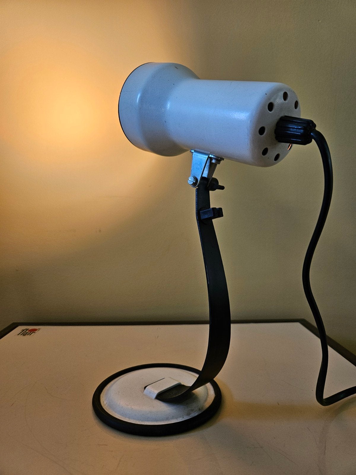 Vintage bureaulamp / tafellamp, wit met zwart, Huis en Inrichting, Lampen | Tafellampen, Ophalen of Verzenden