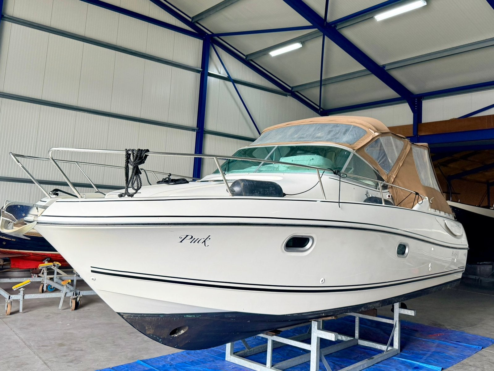 Prachtige Jeanneau Leader 805, oa boegschroef, rondzit, Binnenboordmotor, Walstroom, Polyester, Benzine