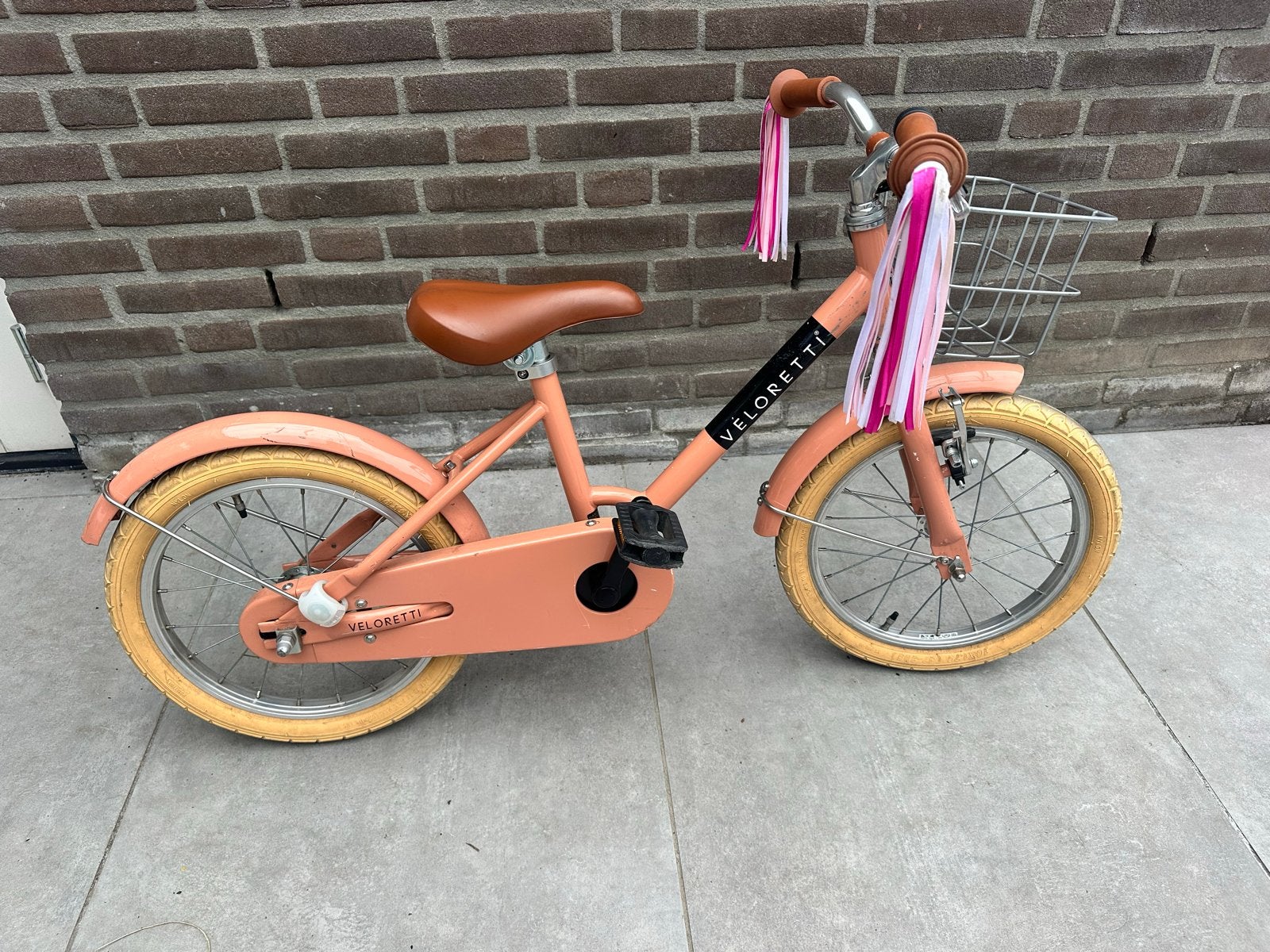 Veloretti kinderfiets 16 inch - Roze/Oranje, Ophalen, Gebruikt, Velgrem, 16 tot 20 inch