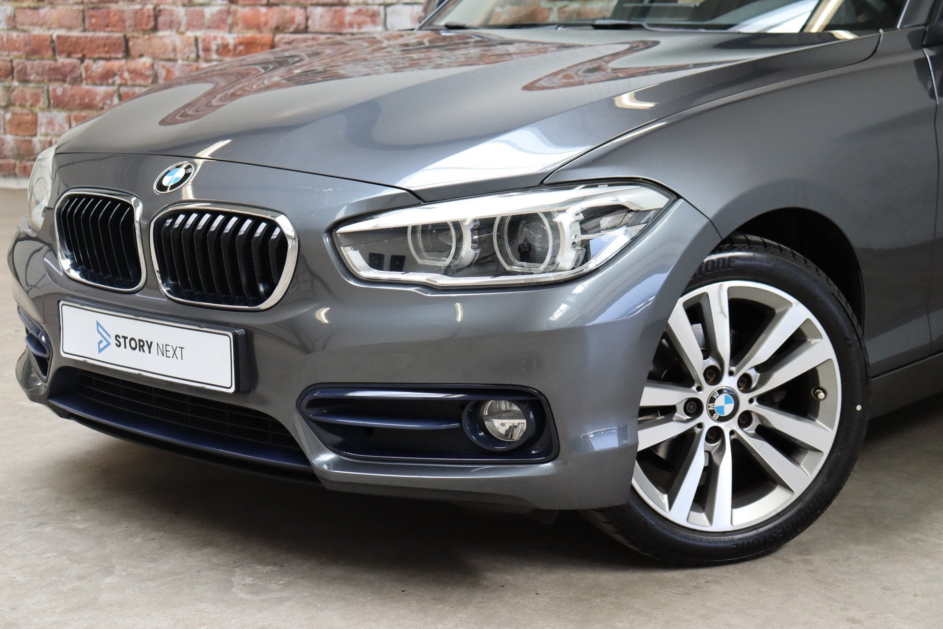BMW 1 Serie 118i Executive Sport Line Automaat 5 deurs / Nav, Dealer onderhouden, Gebruikt, Automatische klimaatregeling, Origineel Nederlands