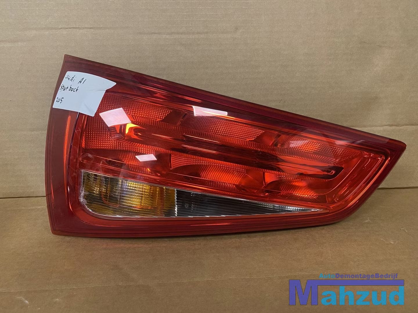 AUDI A1 Sportback Links achterlicht 2011-2018, Gebruikt, AUDI AG, Auto-Union-Strasse 1
85045  Ingolstadt, DE, Kundenbetreuung@audi.de