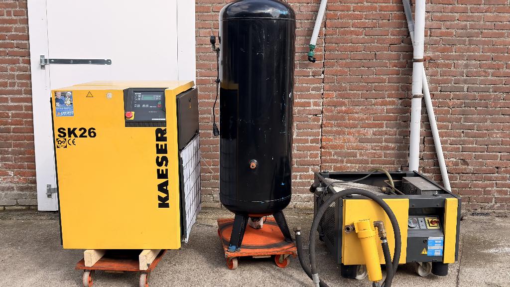 Kaeser SK 26 met Koeler en 300L tank, Zakelijke goederen, Machines en Bouw | Pompen en Compressoren, Ophalen
